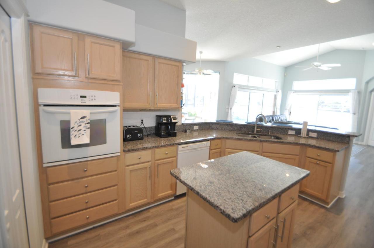 Sunset Bay Beautiful Pool Home - Bring Your Boat Or Jet Ski - Canal With Dock- Sleeps 10 - 4 Bd Palm Coast Zewnętrze zdjęcie