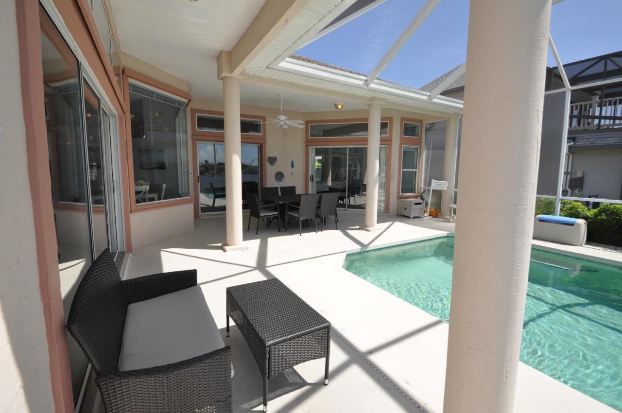 Sunset Bay Beautiful Pool Home - Bring Your Boat Or Jet Ski - Canal With Dock- Sleeps 10 - 4 Bd Palm Coast Zewnętrze zdjęcie